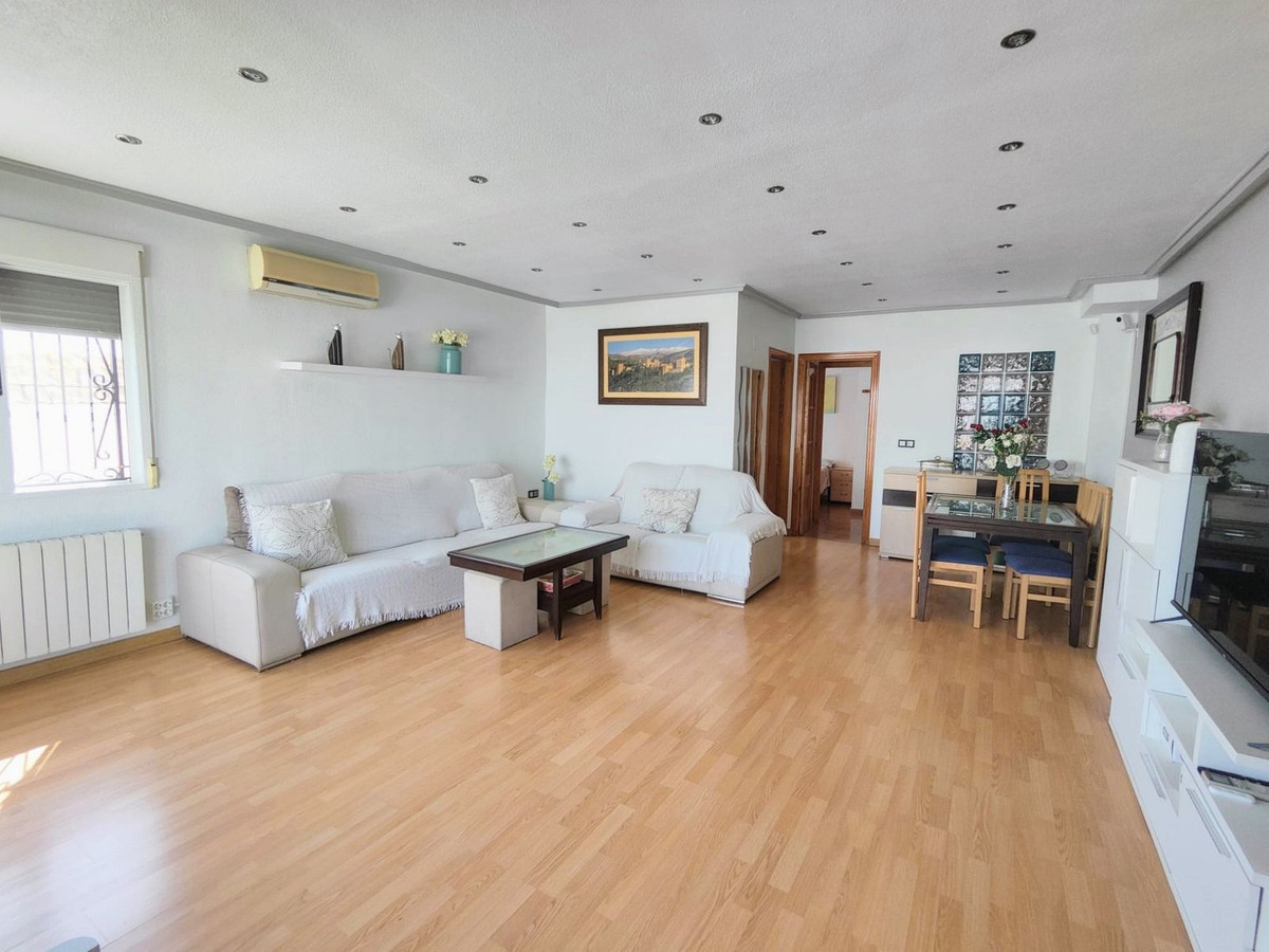 Huis te koop in Los Altos | 6 slaapkamers H5444173