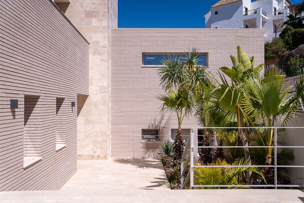 Property main view 72