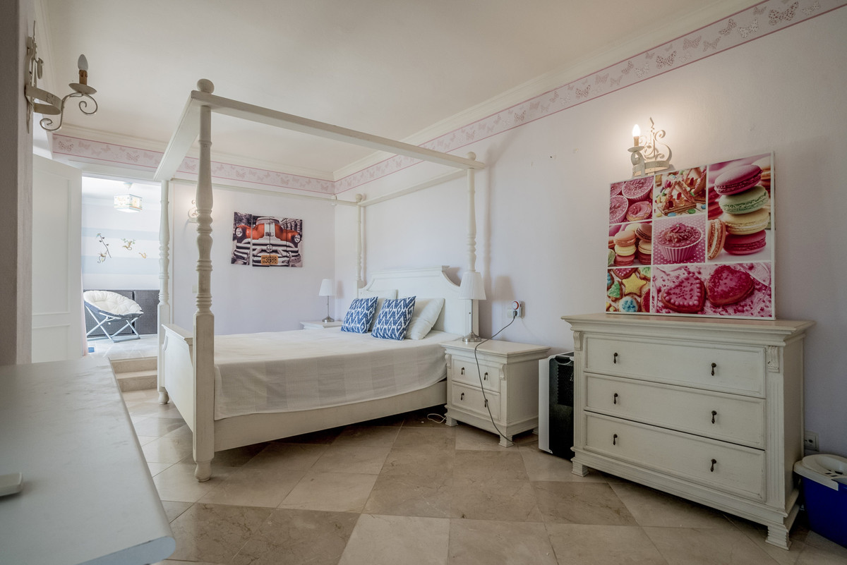 Huis te koop in Los Arqueros | 5 slaapkamers H4860253