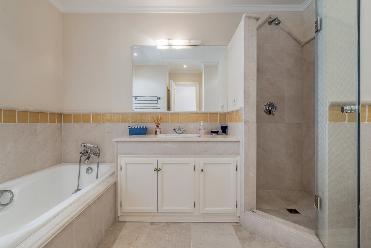 Huis te koop in Los Arqueros | 5 slaapkamers H4860253