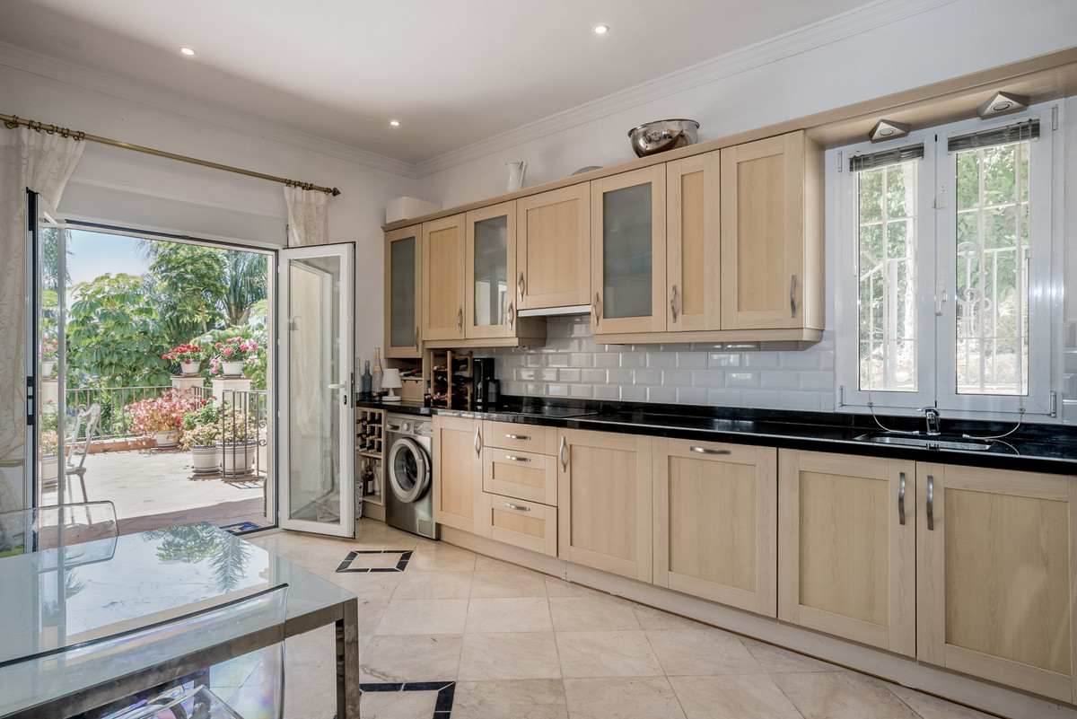 Huis te koop in Los Arqueros | 5 slaapkamers H4860253
