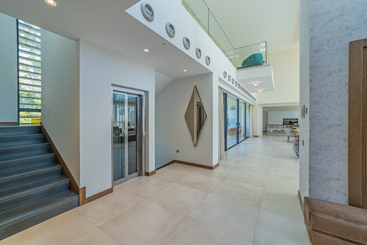 Huis te koop in Los Arqueros | 5 slaapkamers H5024809