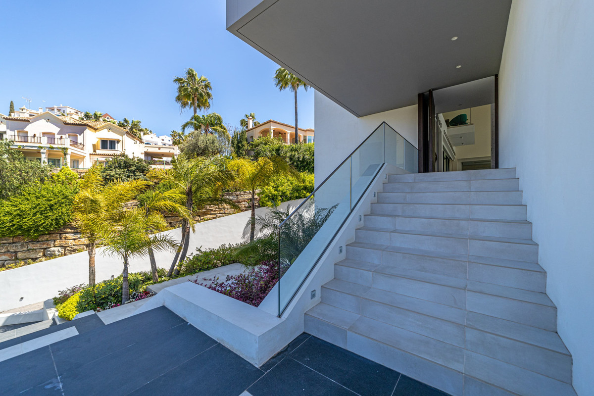 Huis te koop in Los Arqueros | 5 slaapkamers H5024809