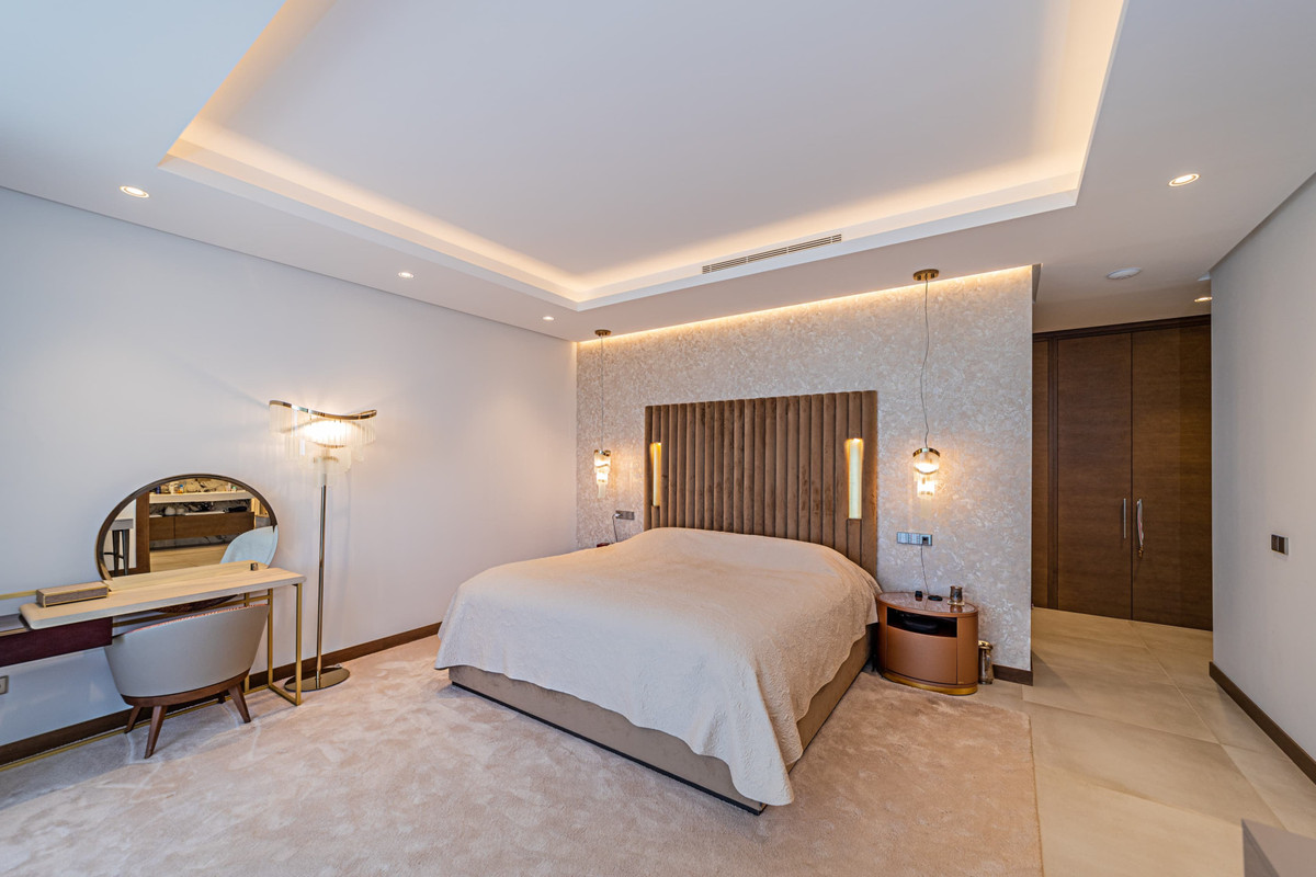Huis te koop in Los Arqueros | 5 slaapkamers H5024809