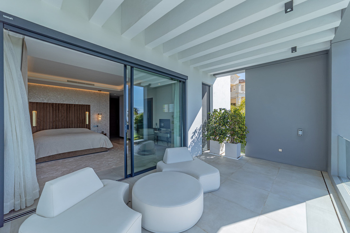 Huis te koop in Los Arqueros | 5 slaapkamers H5024809