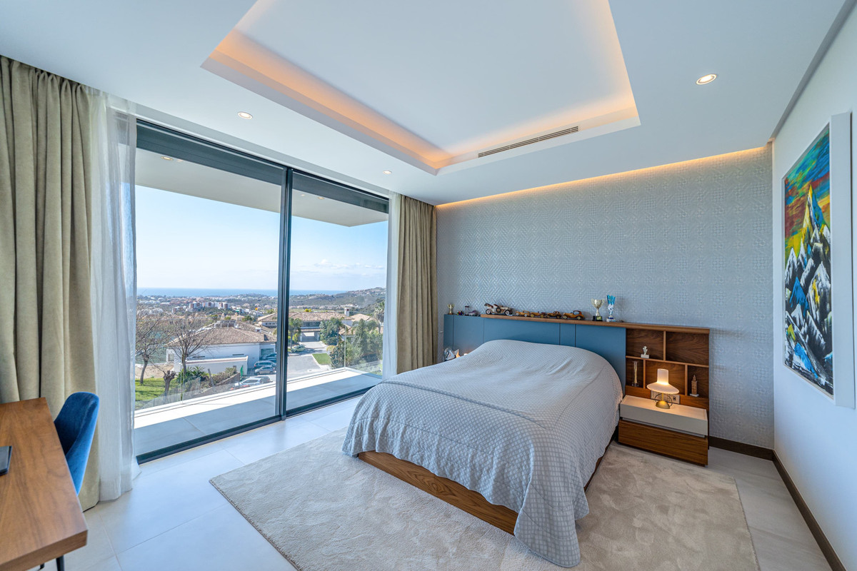 Huis te koop in Los Arqueros | 5 slaapkamers H5024809