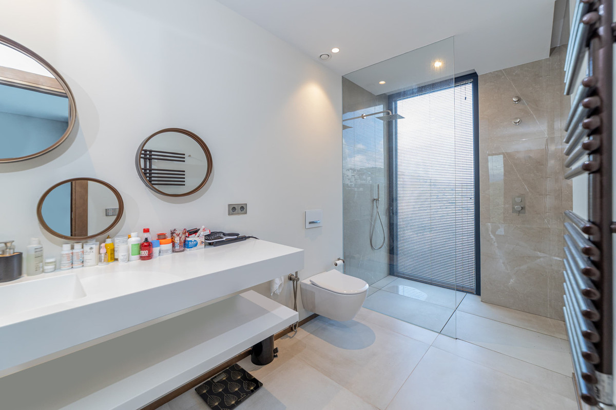 Huis te koop in Los Arqueros | 5 slaapkamers H5024809