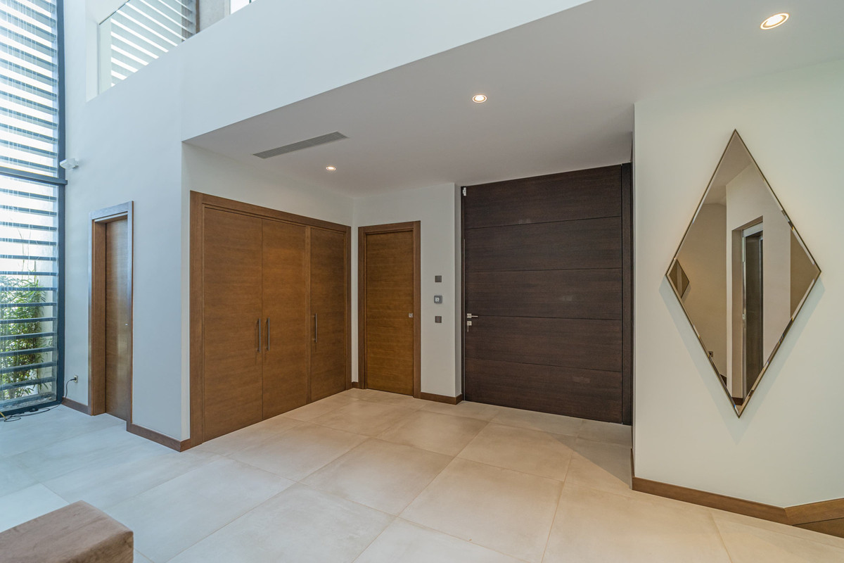 Huis te koop in Los Arqueros | 5 slaapkamers H5024809