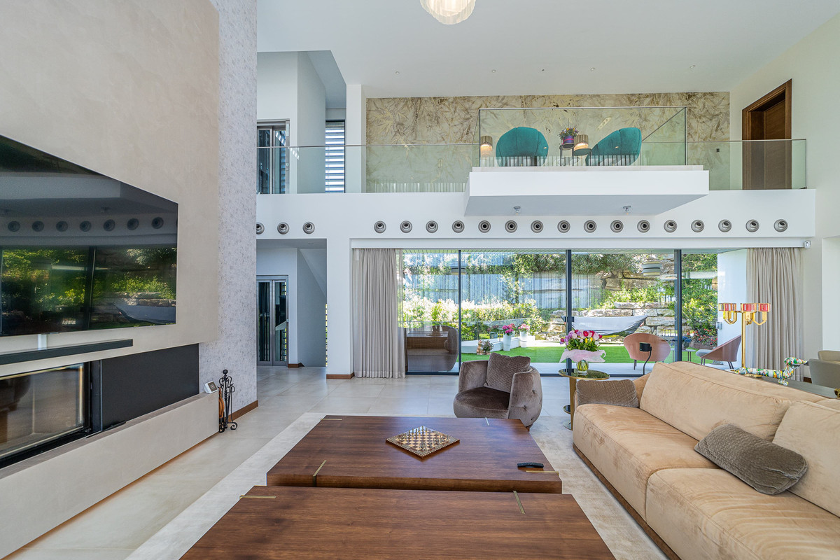 Huis te koop in Los Arqueros | 5 slaapkamers H5024809
