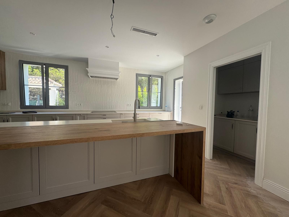 Huis te koop in Los Arqueros | 4 slaapkamers H5139802