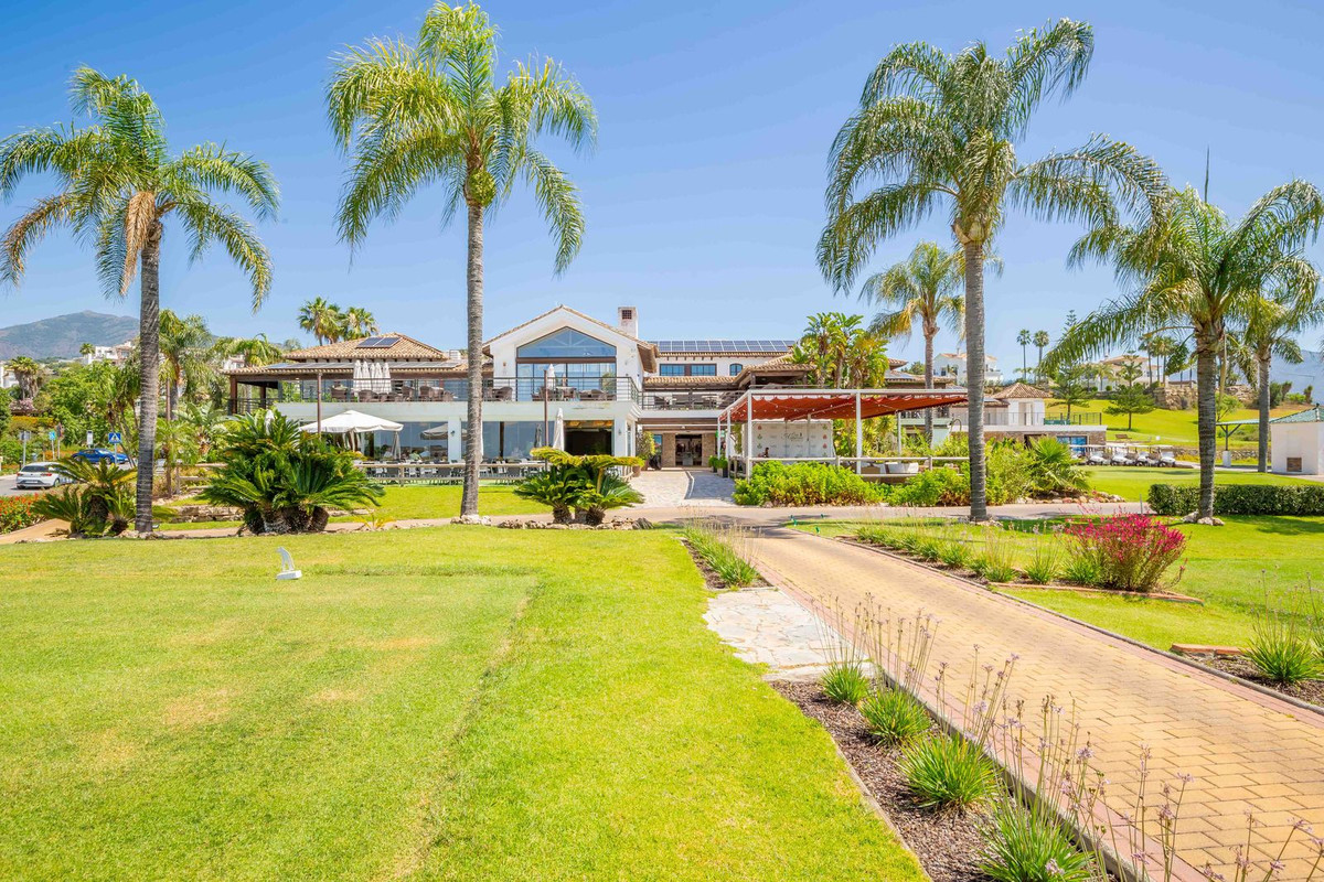 Huis te koop in Los Arqueros | 5 slaapkamers H5257678