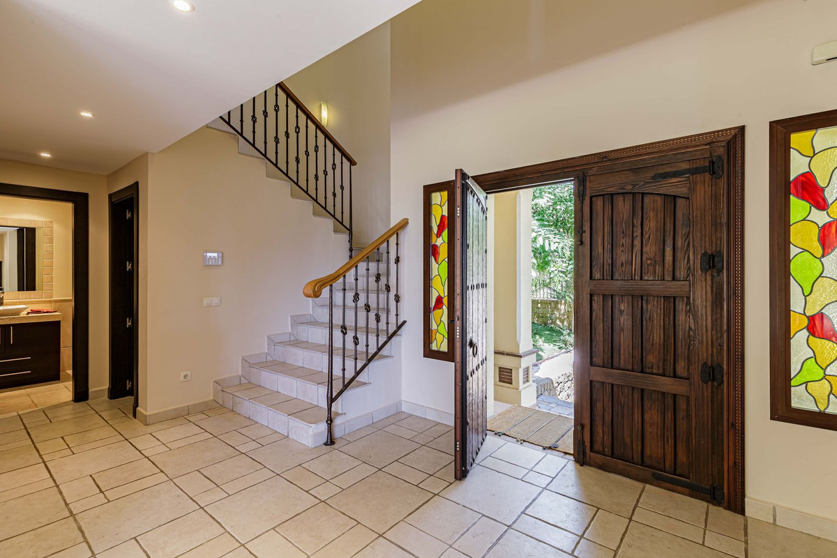 Huis te koop in Los Arqueros | 5 slaapkamers H5257678