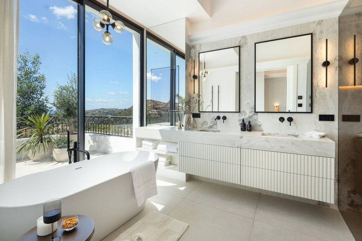 Huis te koop in Los Arqueros | 5 slaapkamers H5353414