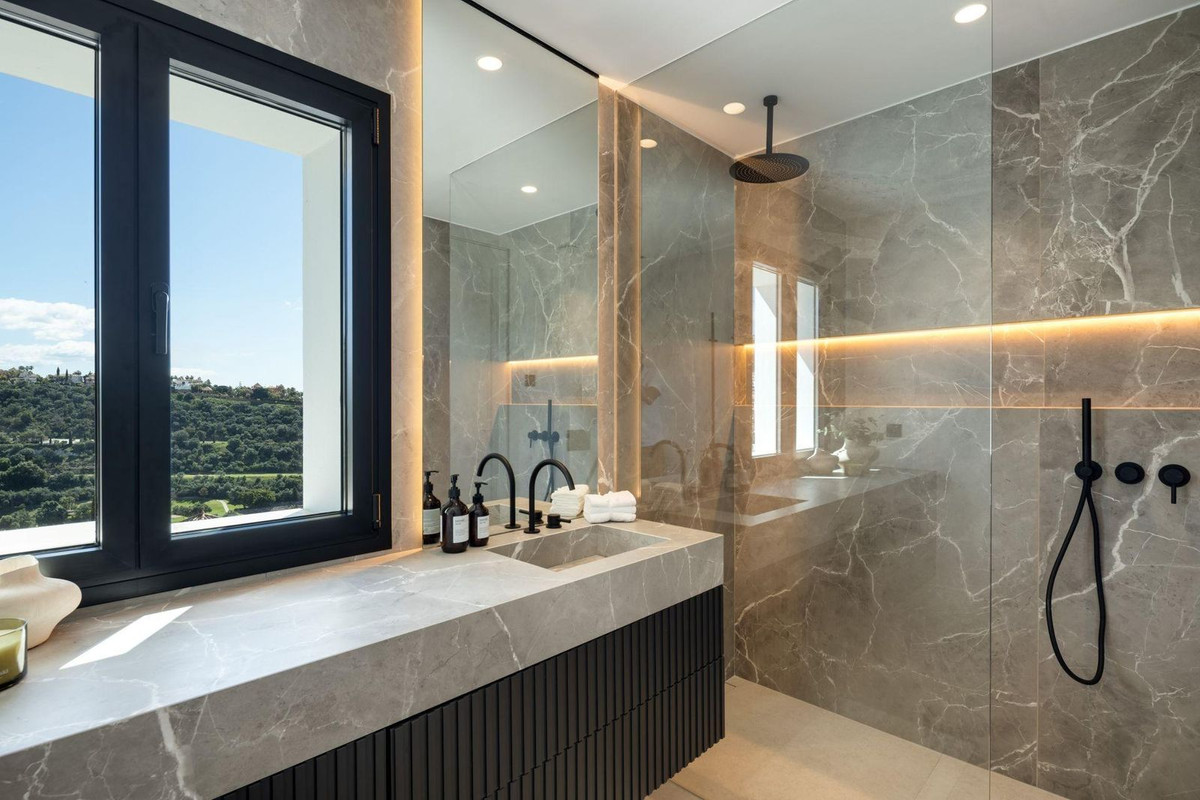 Huis te koop in Los Arqueros | 5 slaapkamers H5353414