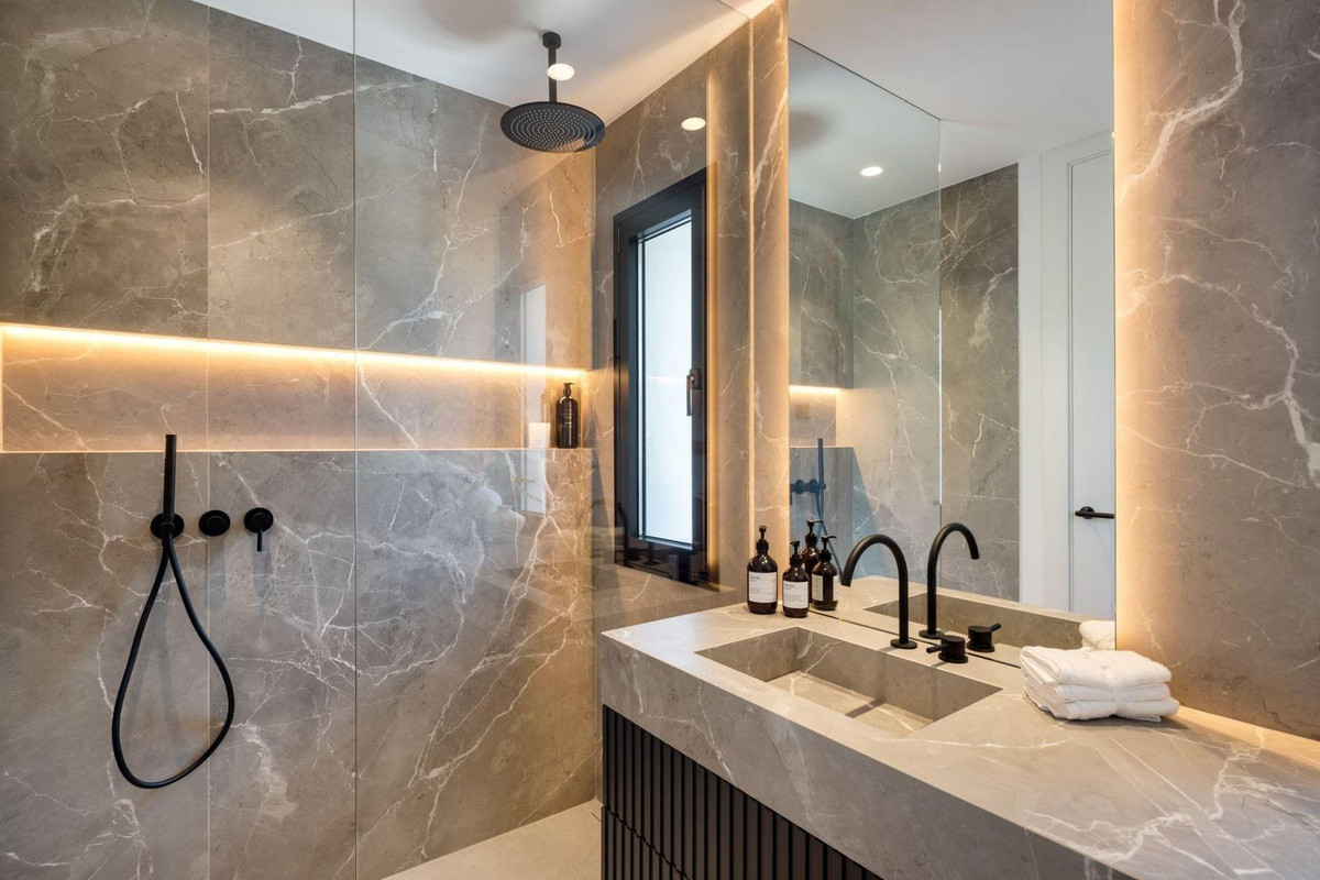 Huis te koop in Los Arqueros | 5 slaapkamers H5353414