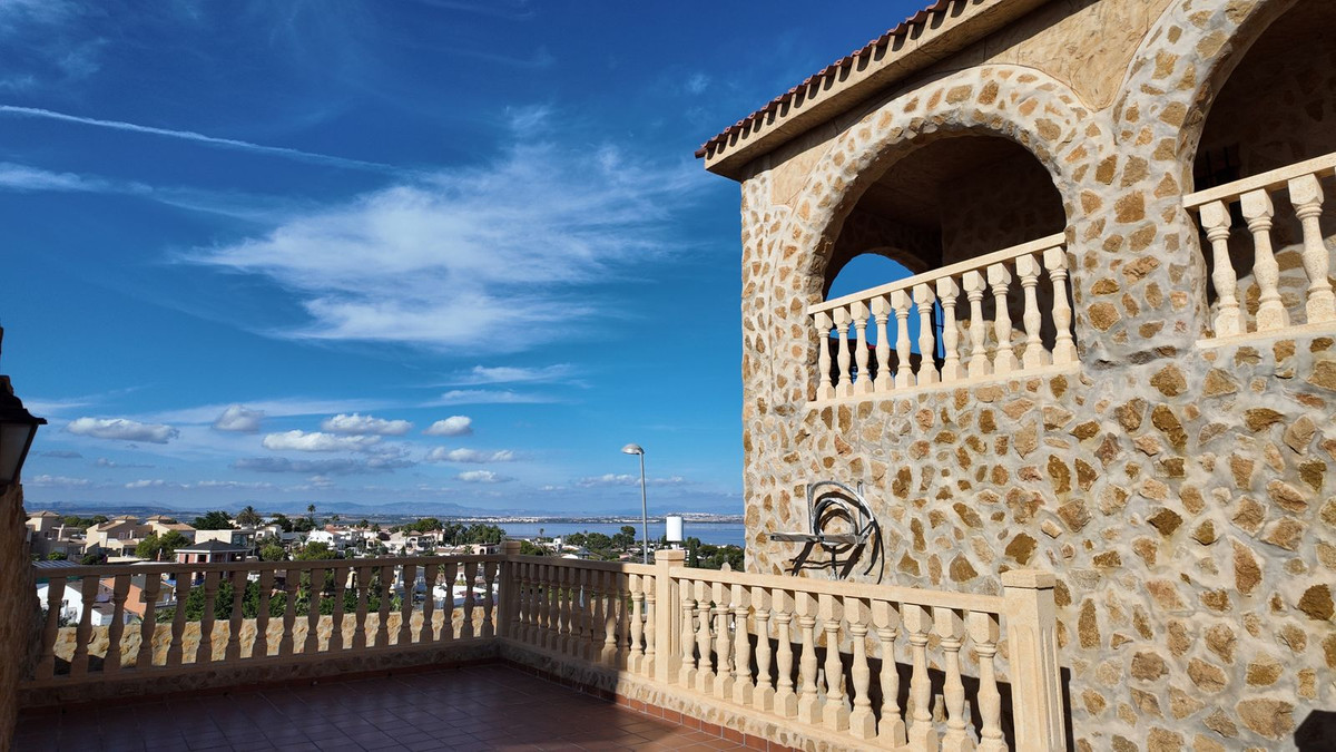 Huis te koop in Los Balcones | 6 slaapkamers H5227492