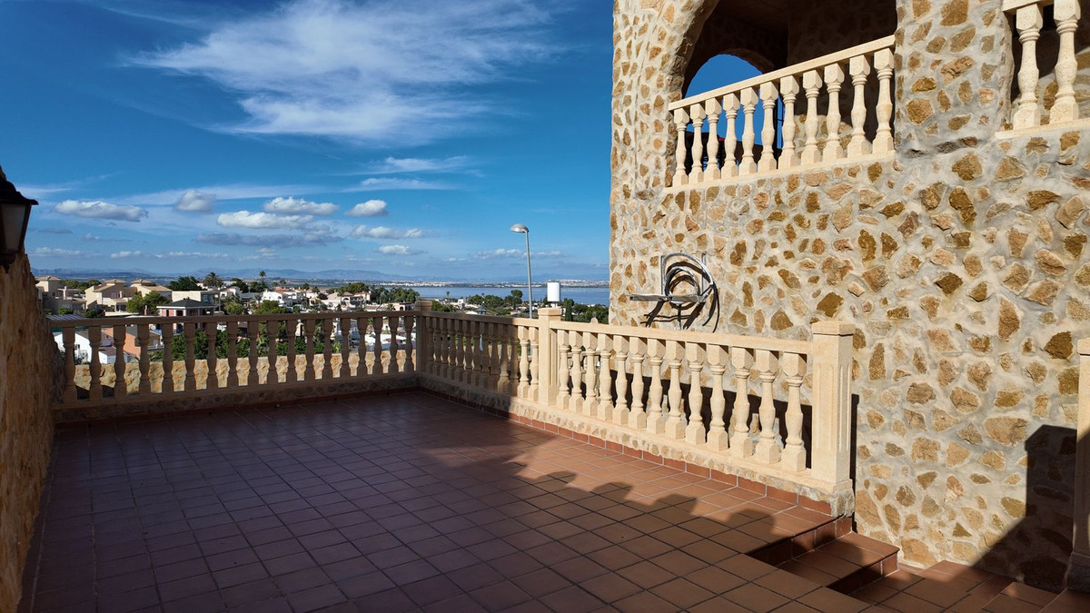 Huis te koop in Los Balcones | 6 slaapkamers H5227492