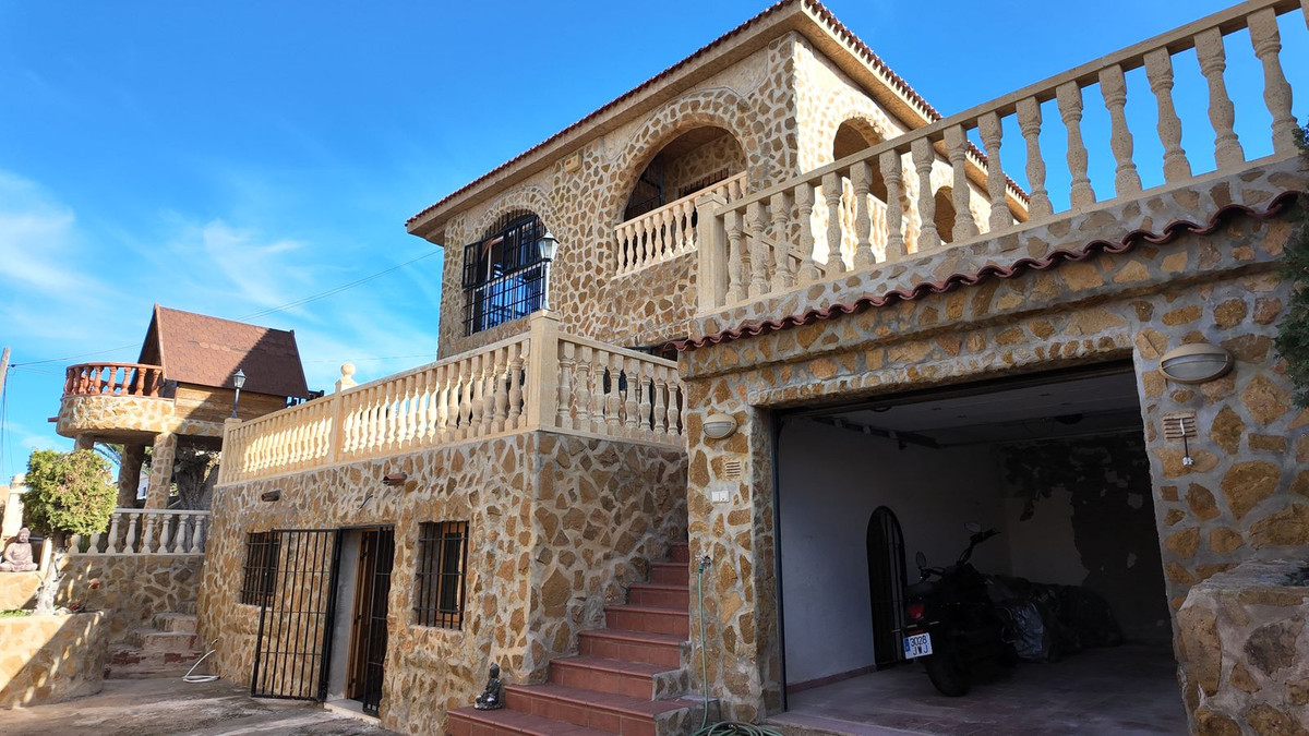 Huis te koop in Los Balcones | 6 slaapkamers H5227492