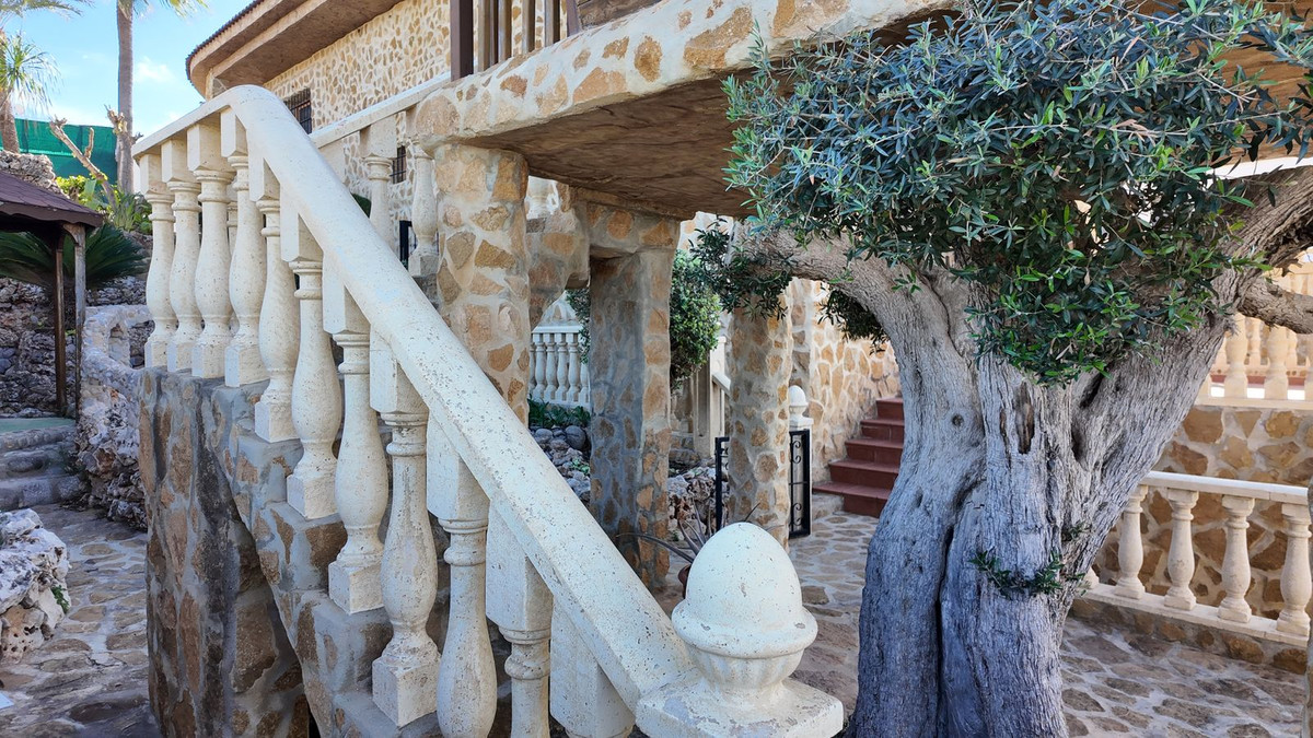 Huis te koop in Los Balcones | 6 slaapkamers H5227492