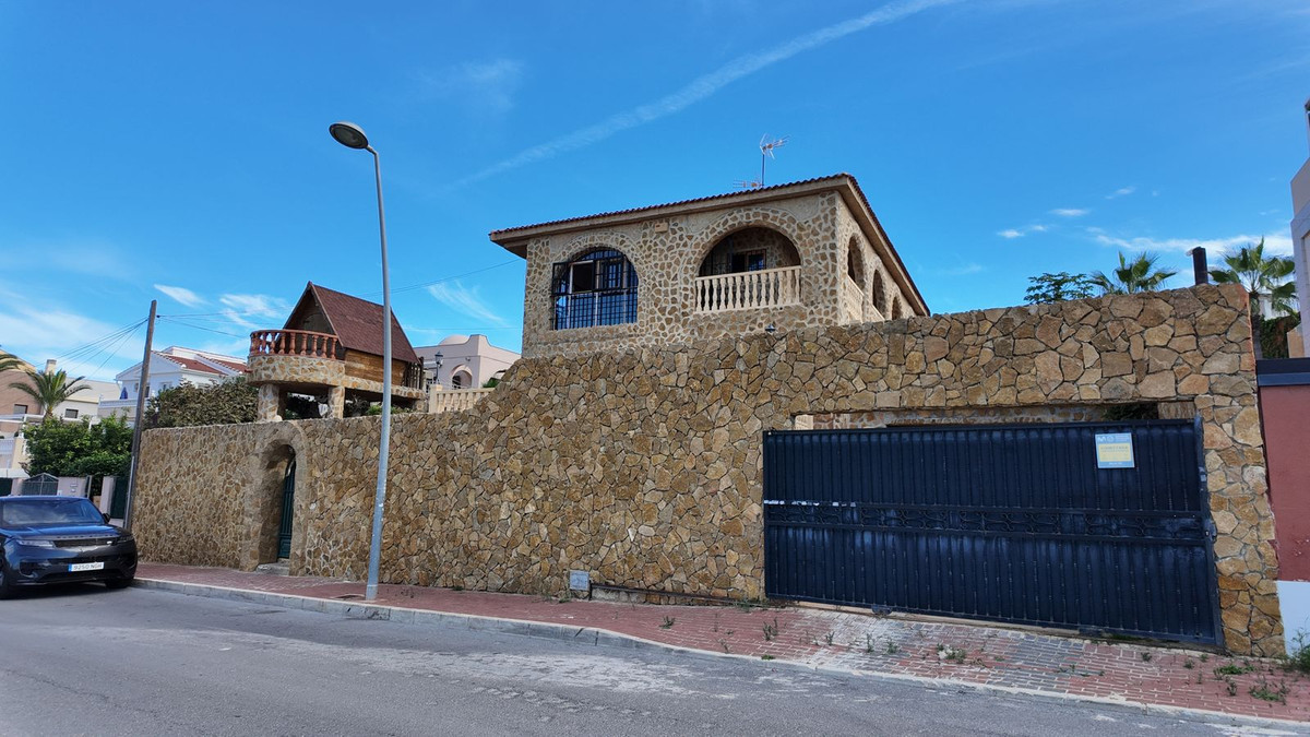 Huis te koop in Los Balcones | 6 slaapkamers H5227492
