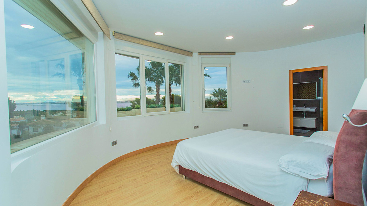 Huis te koop in Los Balcones | 6 slaapkamers H5295454