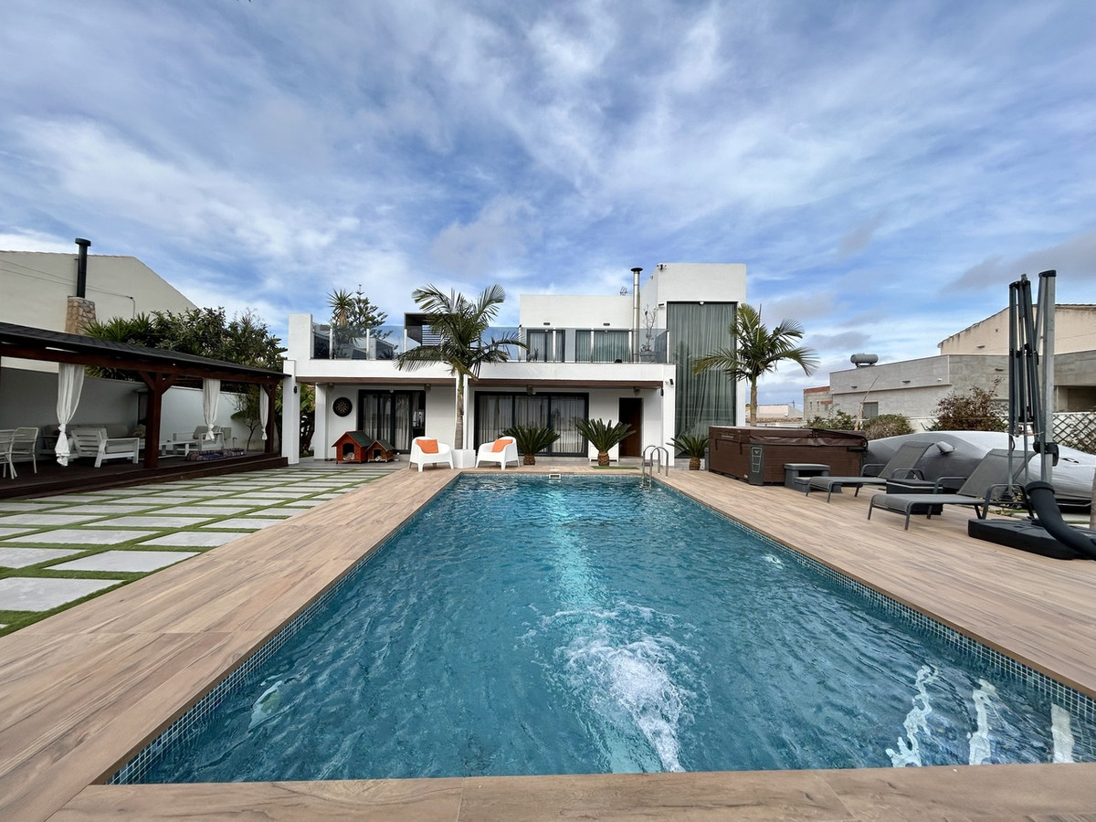 Huis te koop in Los Balcones | 3 slaapkamers H5317759