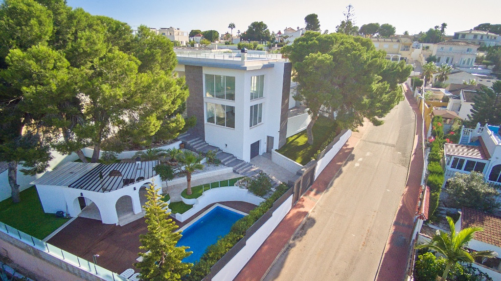 Huis te koop in Los Balcones | 6 slaapkamers H5379337