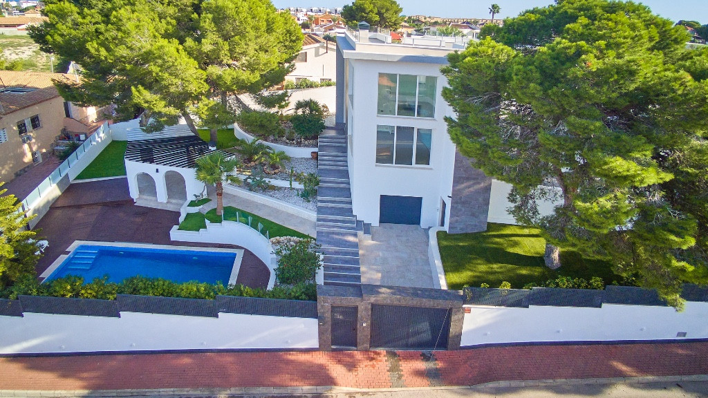 Huis te koop in Los Balcones | 6 slaapkamers H5379337