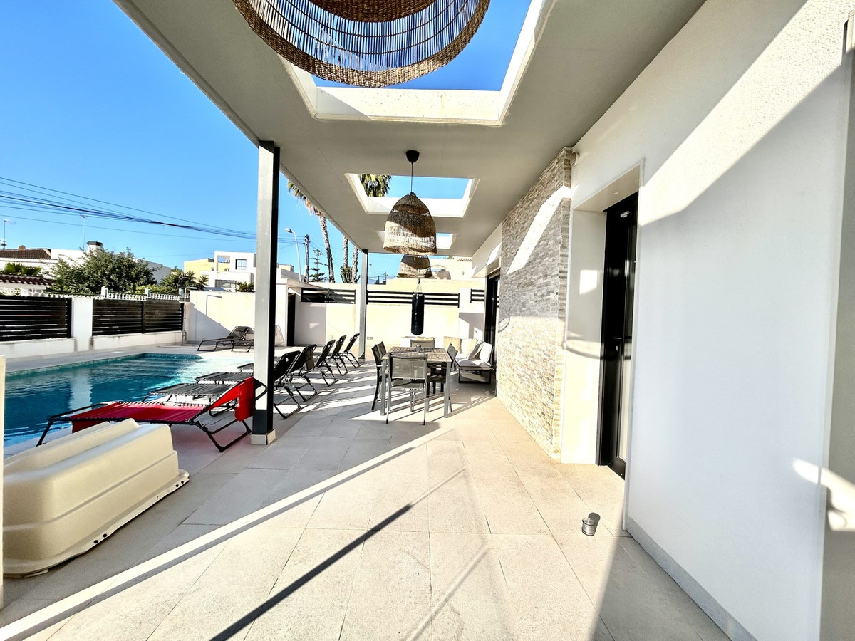 Huis te koop in Los Balcones | 5 slaapkamers H5396809