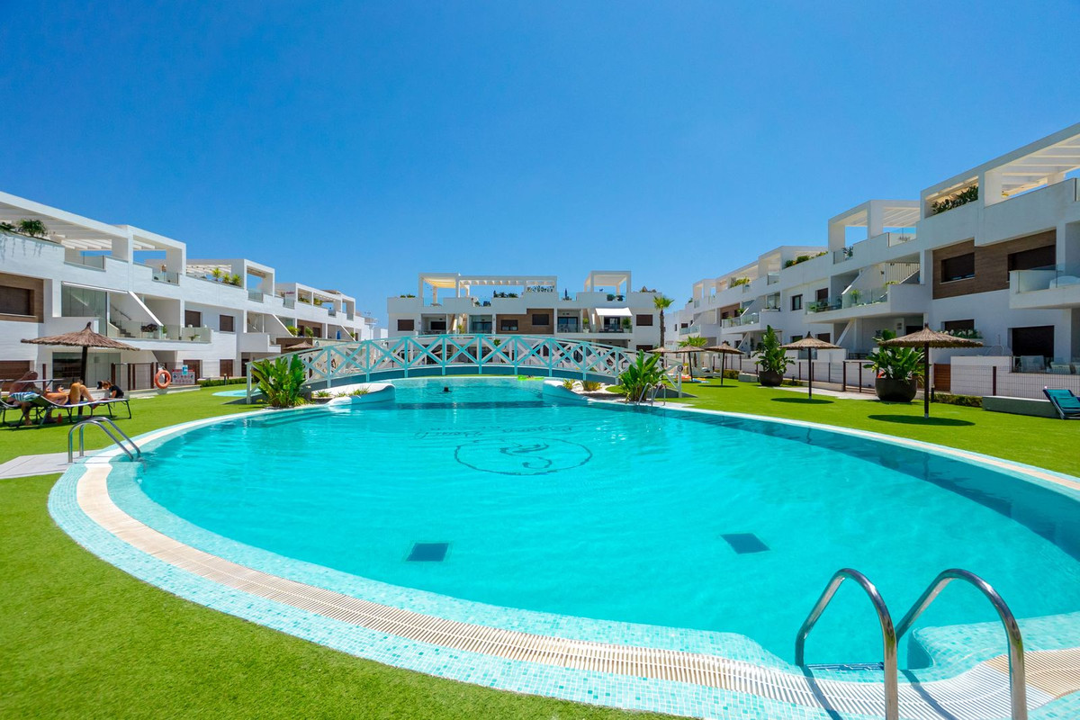 Huis te koop in Los Balcones | 4 slaapkamers H5421052