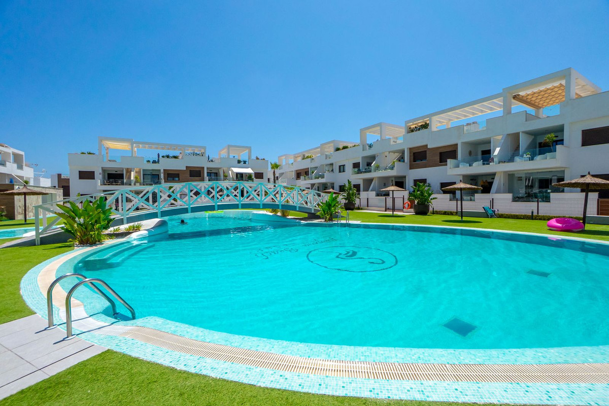 Appartement te koop in Los Balcones | 2 slaapkamers H5430316