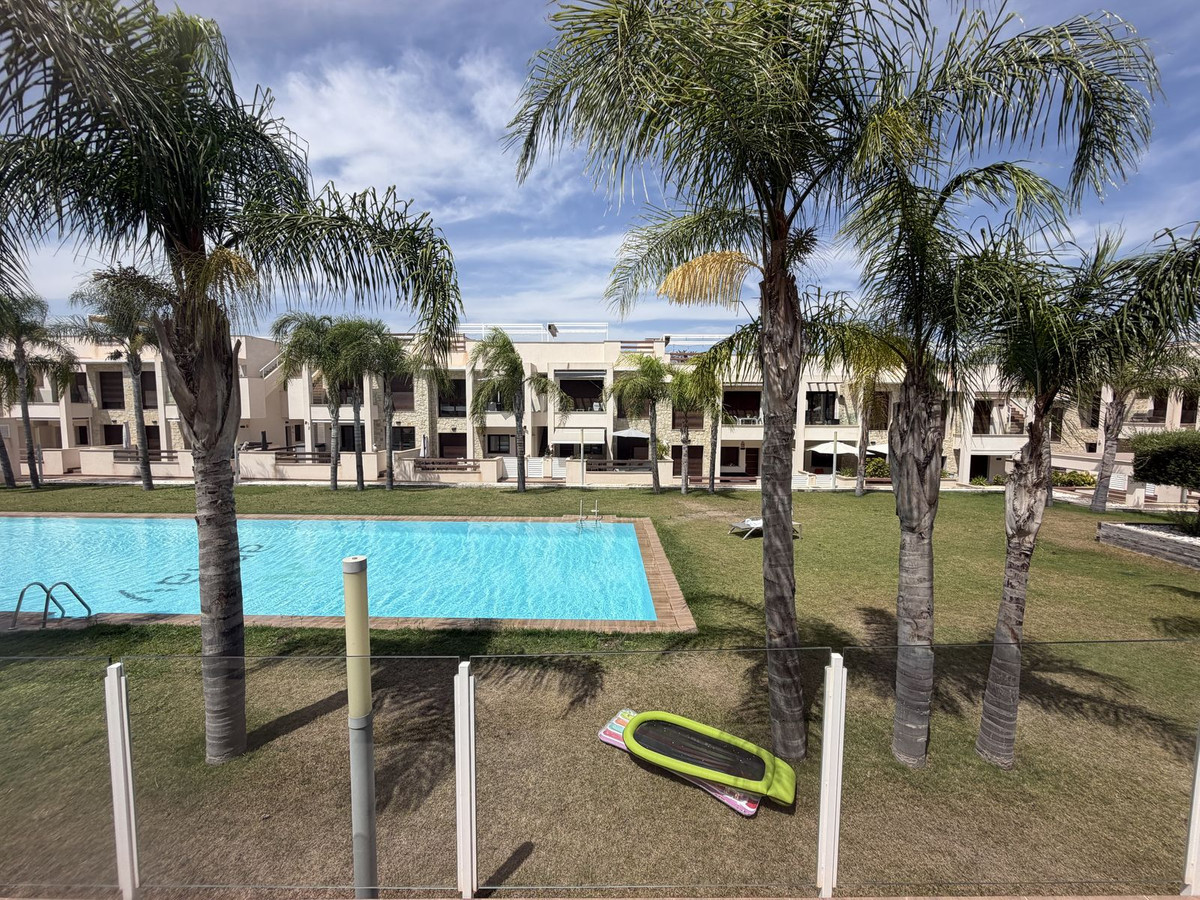 Appartement te koop in Los Balcones | 2 slaapkamers H5462434