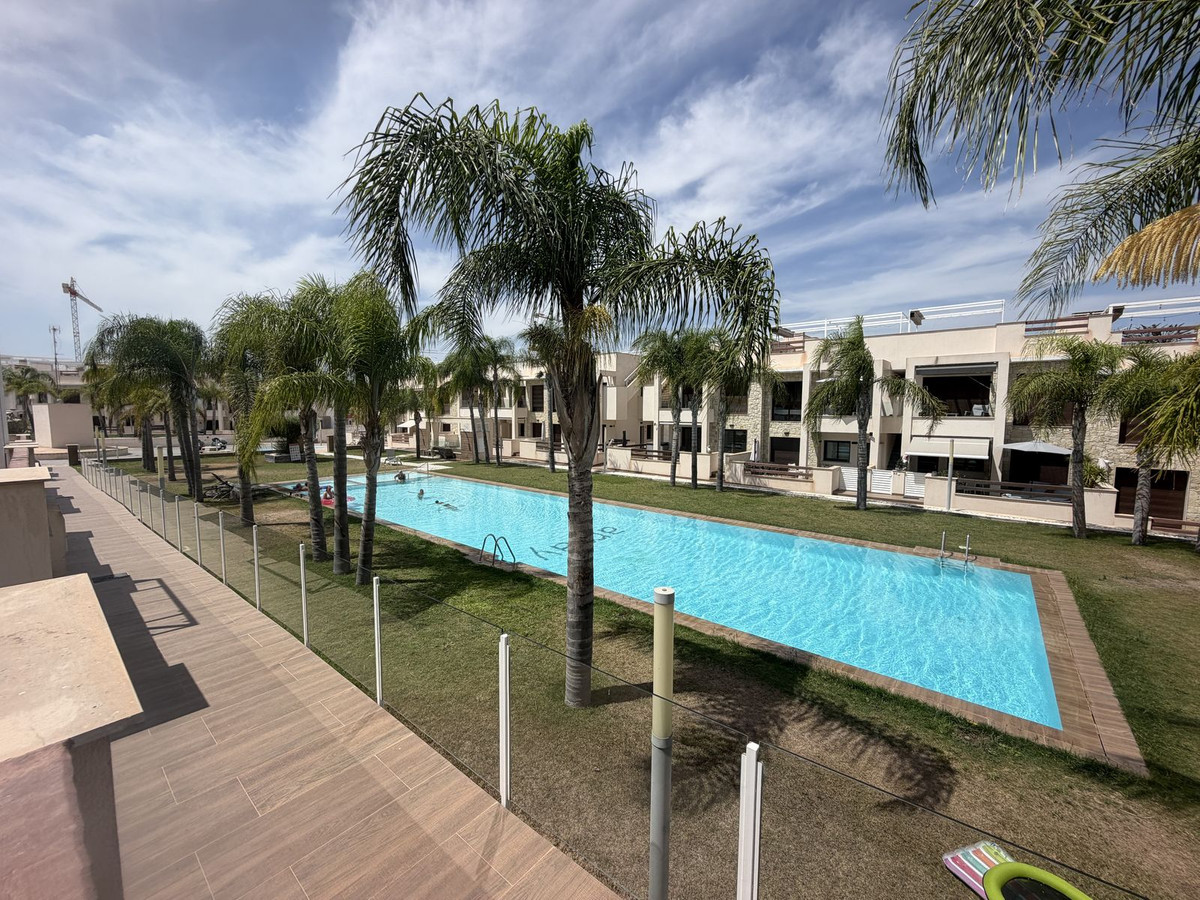 Appartement te koop in Los Balcones | 2 slaapkamers H5462434