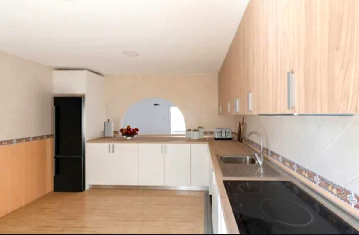Huis te koop in Los Boliches | 4 slaapkamers H5044714