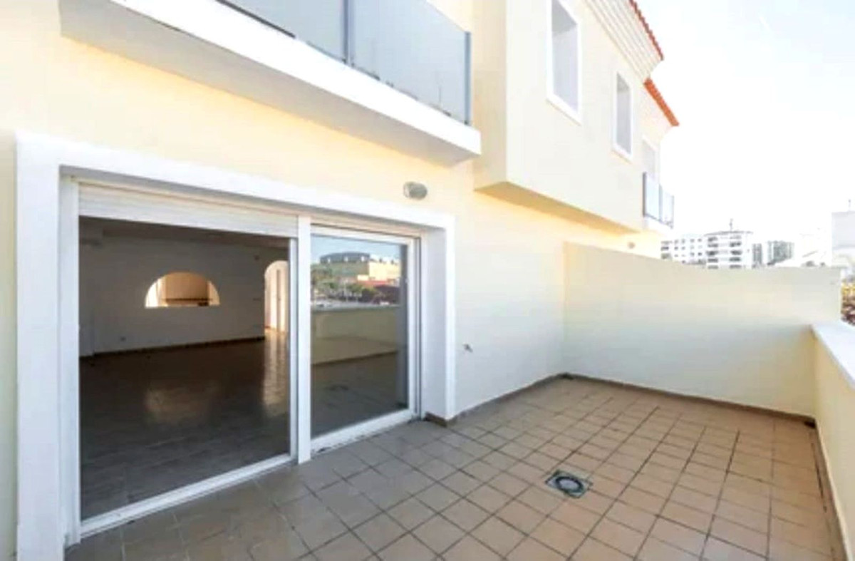 Huis te koop in Los Boliches | 4 slaapkamers H5044714
