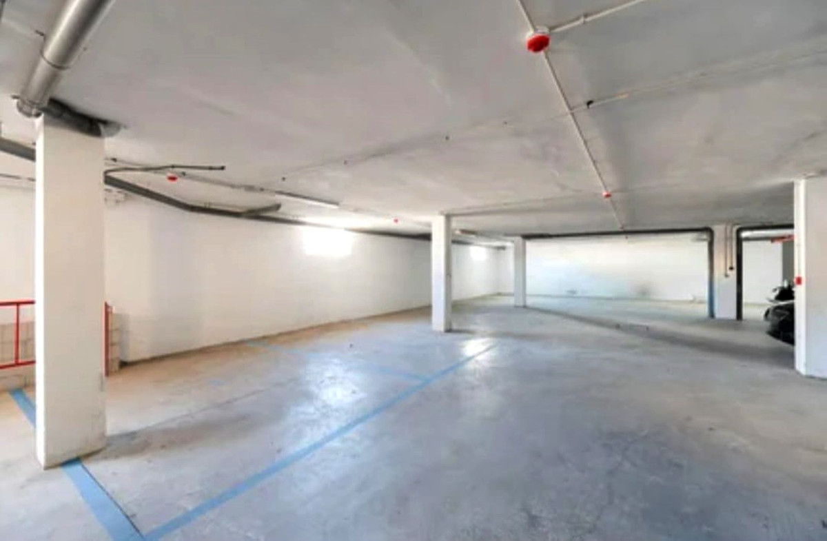 Huis te koop in Los Boliches | 4 slaapkamers H5044714