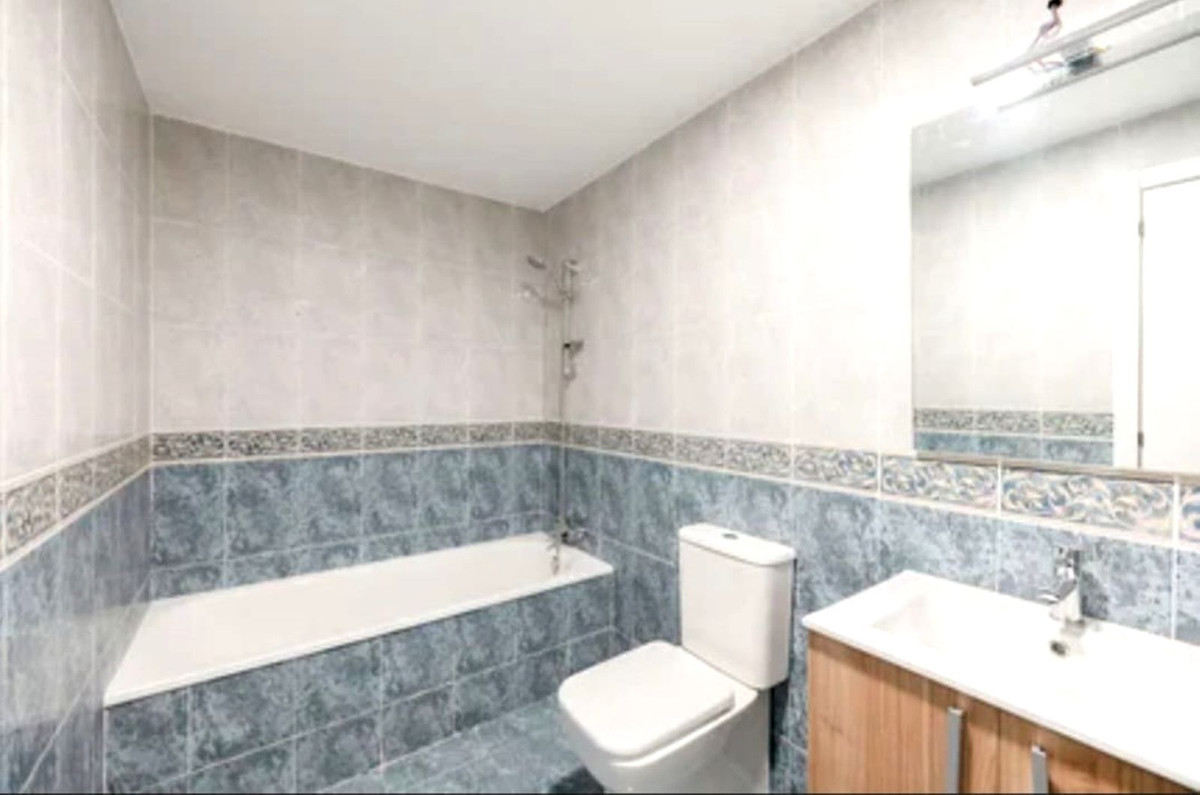 Huis te koop in Los Boliches | 4 slaapkamers H5044714
