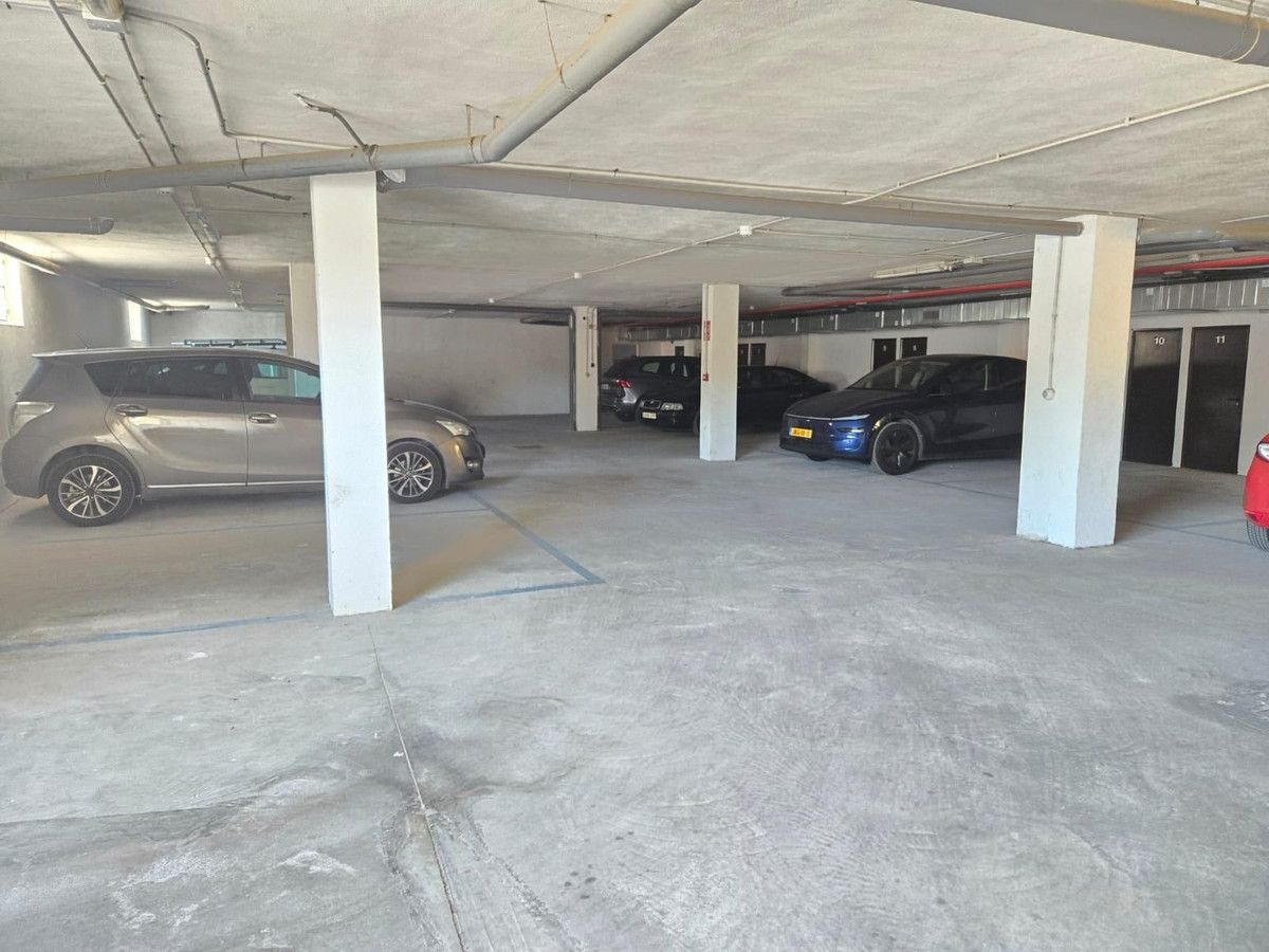 Huis te koop in Los Boliches | 4 slaapkamers H5436319