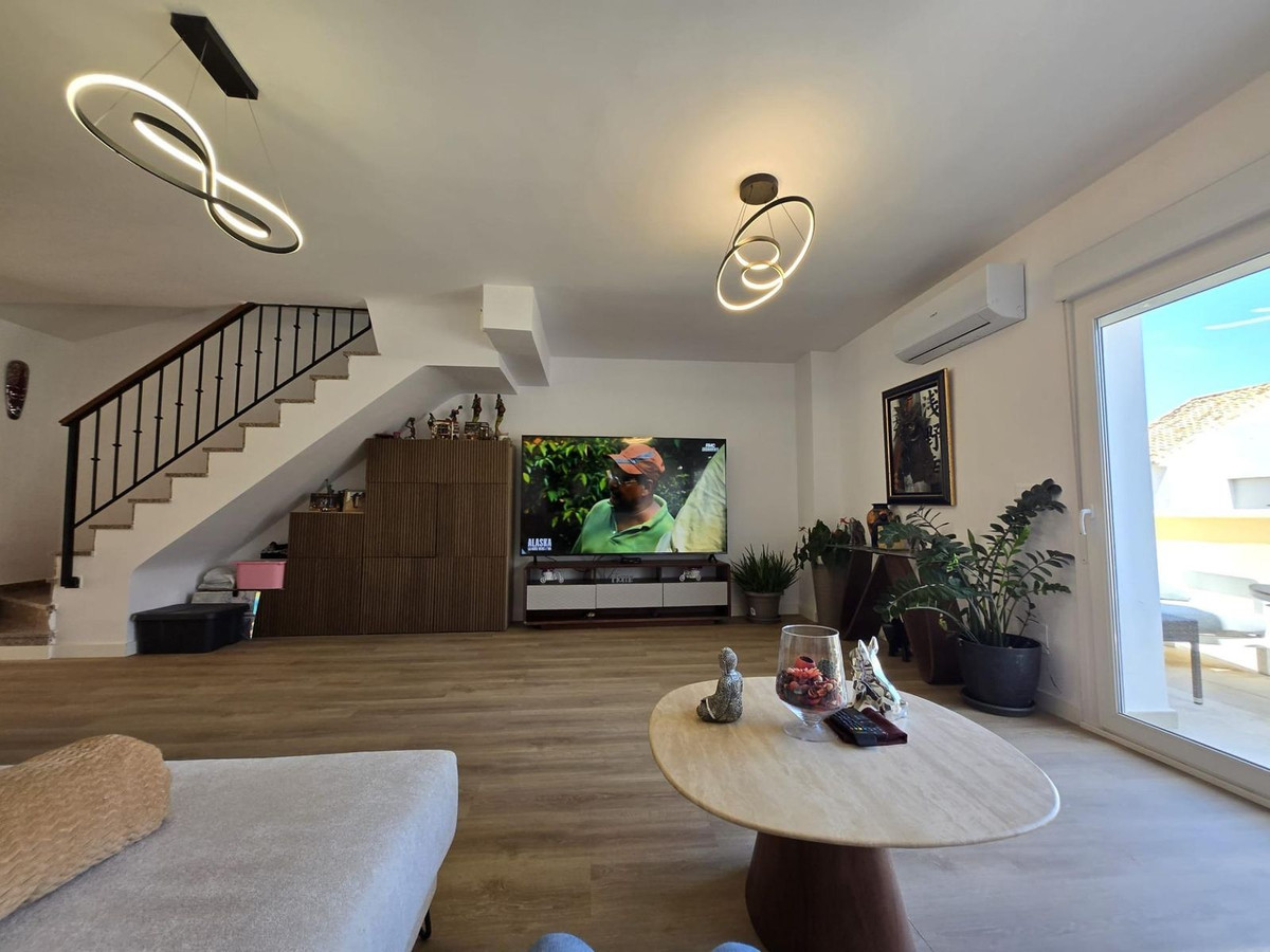 Huis te koop in Los Boliches | 4 slaapkamers H5436319
