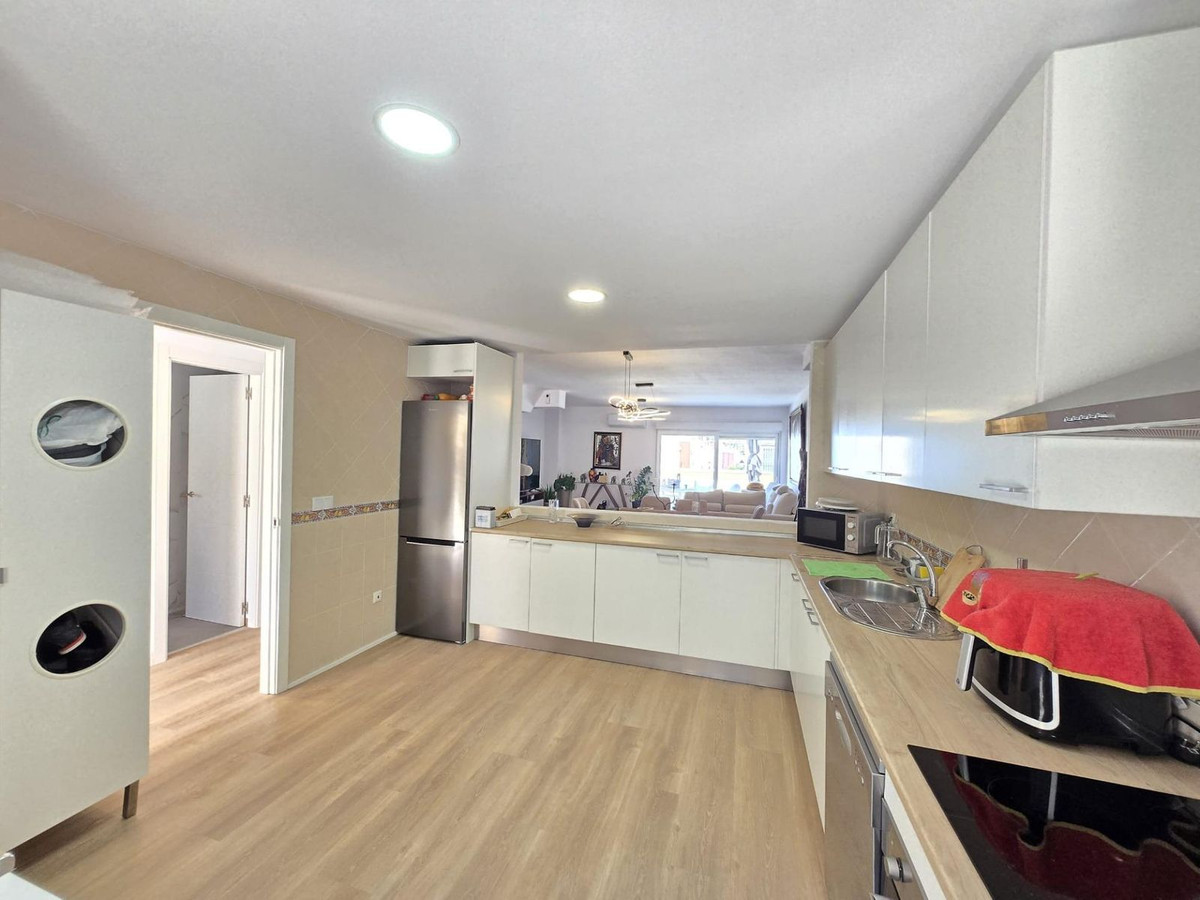Huis te koop in Los Boliches | 4 slaapkamers H5436319