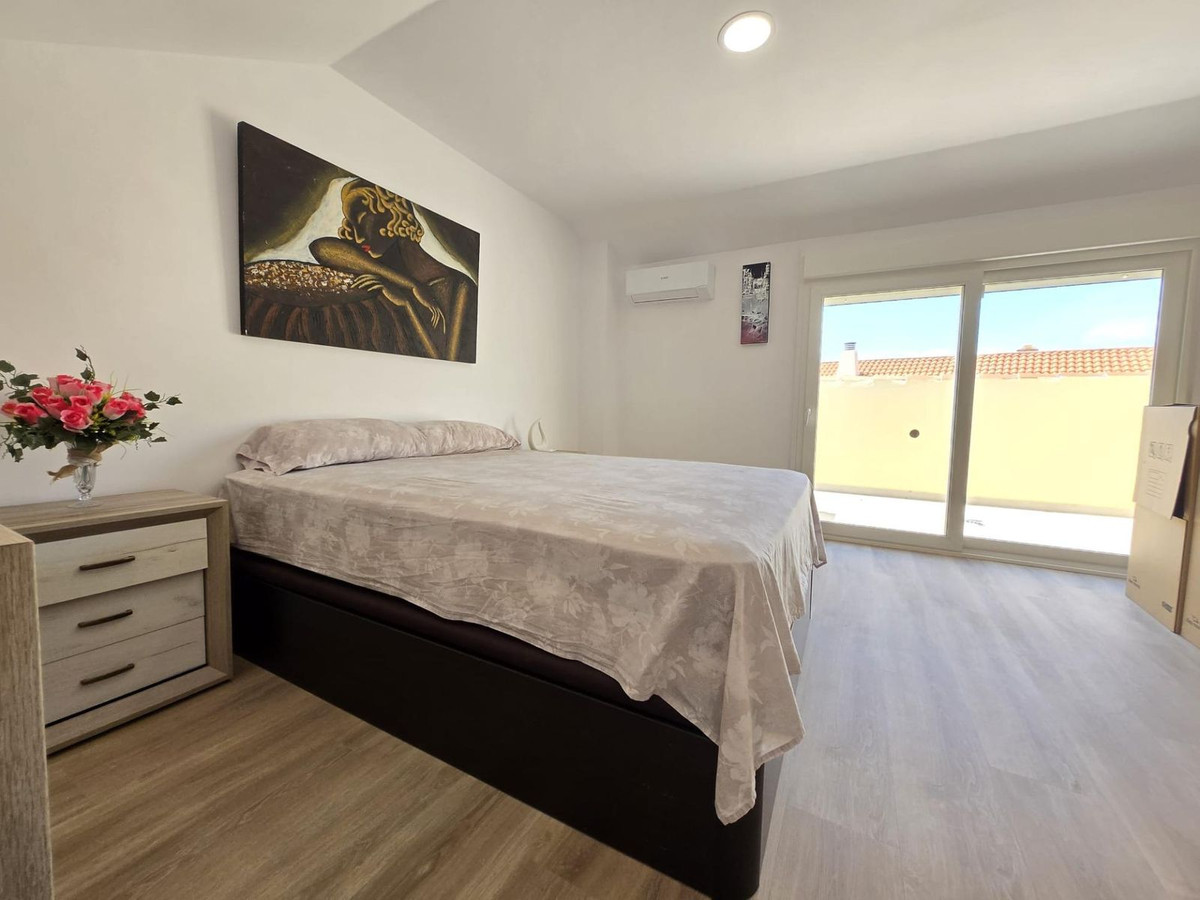 Huis te koop in Los Boliches | 4 slaapkamers H5436319