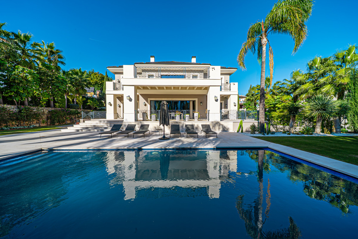 Huis te koop in Los Flamingos | 6 slaapkamers H4229695