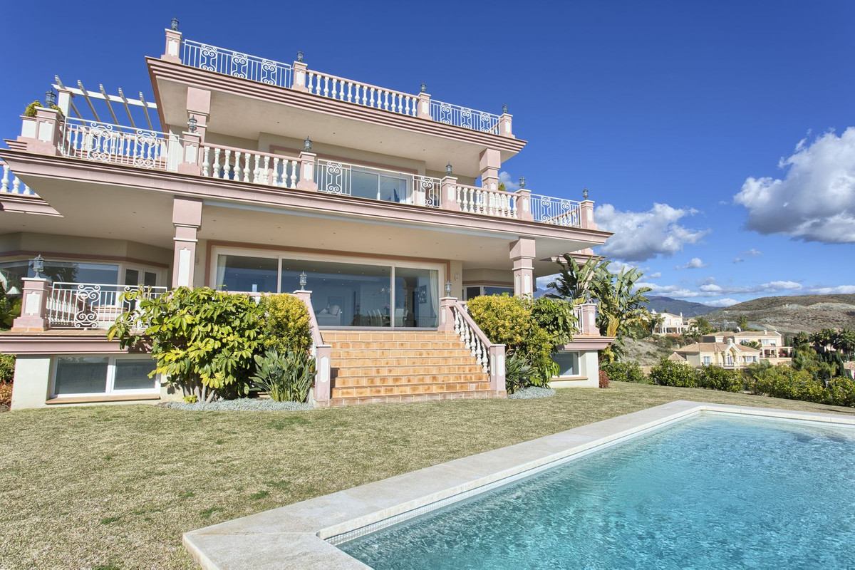 Huis te koop in Los Flamingos | 8 slaapkamers H4428886