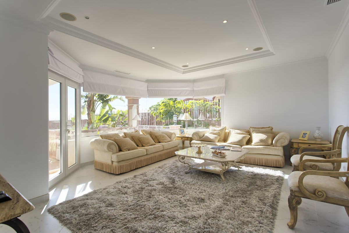 Huis te koop in Los Flamingos | 8 slaapkamers H4428886