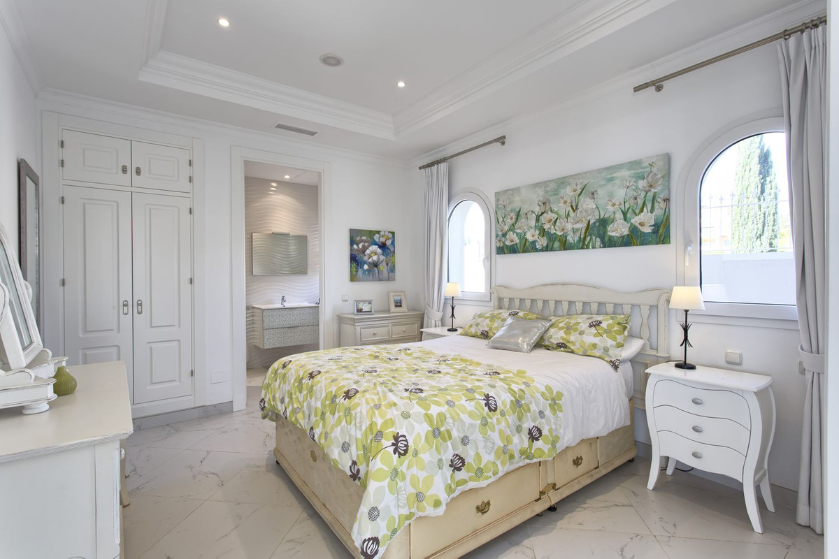 Huis te koop in Los Flamingos | 8 slaapkamers H4428886