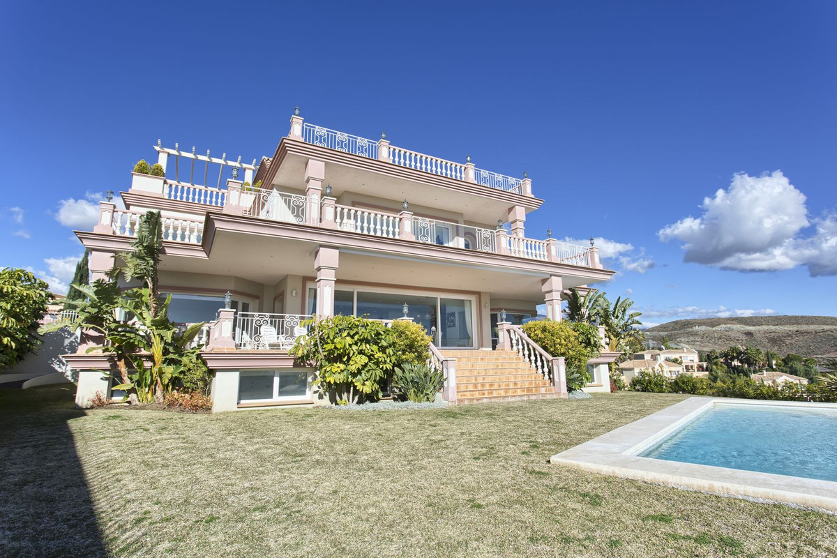 Huis te koop in Los Flamingos | 8 slaapkamers H4428886