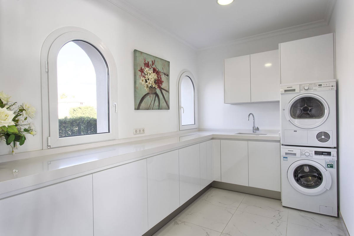 Huis te koop in Los Flamingos | 8 slaapkamers H4428886