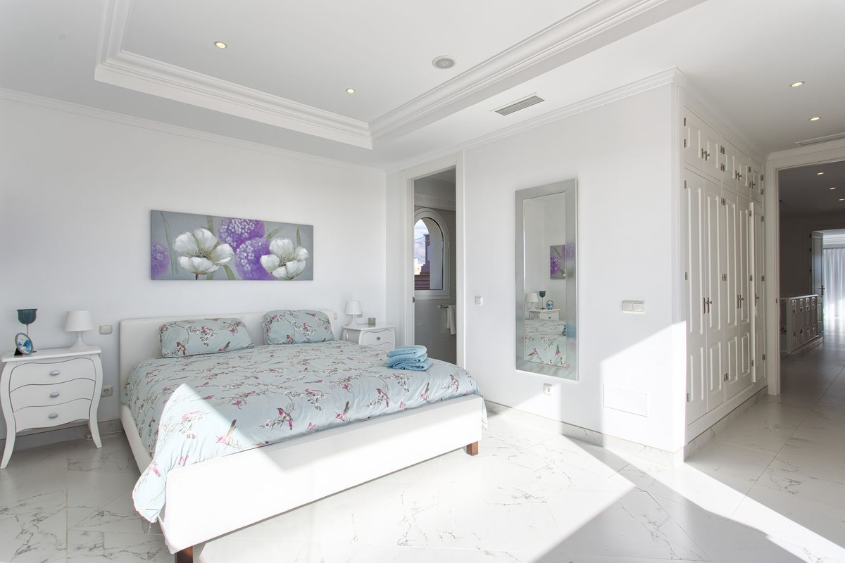 Huis te koop in Los Flamingos | 8 slaapkamers H4428886