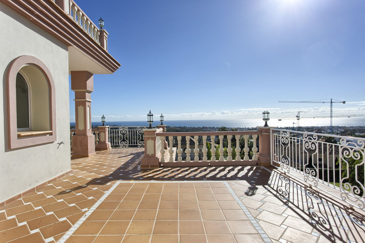 Huis te koop in Los Flamingos | 8 slaapkamers H4428886