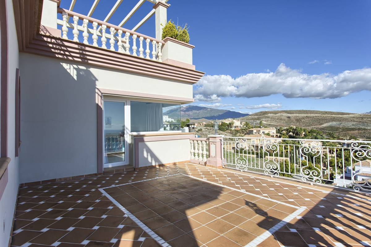 Huis te koop in Los Flamingos | 8 slaapkamers H4428886